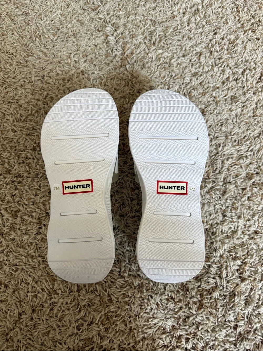 Hunter White Slide Sandals with Cream Trim - Picture 4 of 4